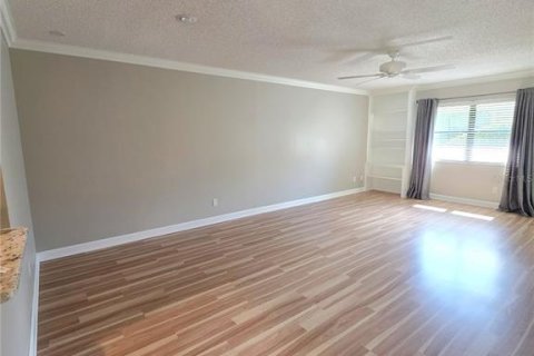 Villa ou maison à vendre à Palm Harbor, Floride: 2 chambres, 104.05 m2 № 2266509 - photo 10
