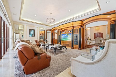 Villa ou maison à vendre à Coral Gables, Floride: 7 chambres, 1039.58 m2 № 2058028 - photo 16