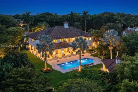 Casa en Coral Gables, Florida 7 dormitorios, 1039.58 m2 № 2058028