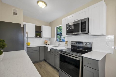 Villa ou maison à vendre à Lakeland, Floride: 3 chambres, 134.71 m2 № 2395765 - photo 10