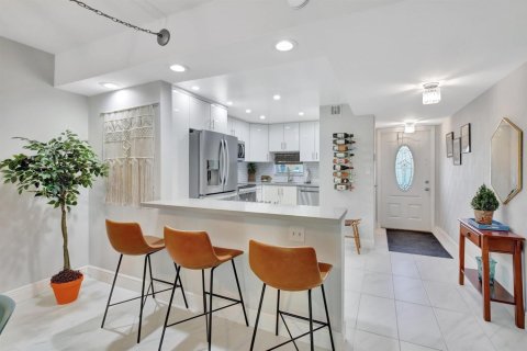 Condominio en venta en Pembroke Pines, Florida, 2 dormitorios, 108.7 m2 № 2249830 - foto 2