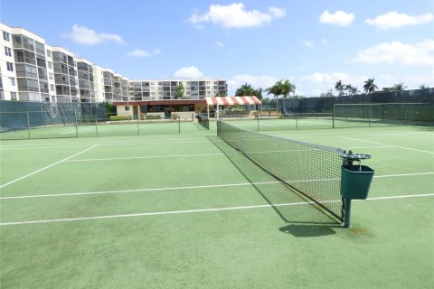 Condominio en venta en Pembroke Pines, Florida, 2 dormitorios, 108.7 m2 № 2249830 - foto 16