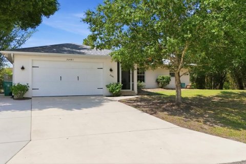 House in Port Charlotte, Florida 3 bedrooms, 151.15 sq.m. № 2219268 - photo 9