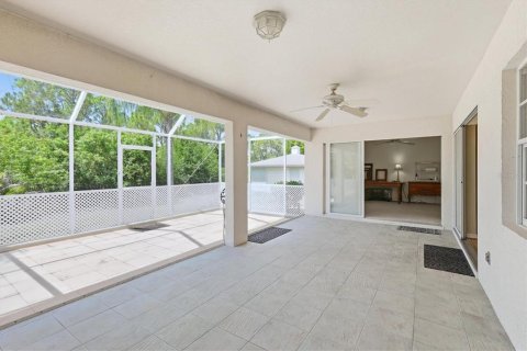 House in Port Charlotte, Florida 3 bedrooms, 151.15 sq.m. № 2219268 - photo 6
