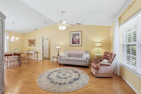 House in Port Charlotte, Florida 3 bedrooms, 151.15 sq.m. № 2219268 - photo 14