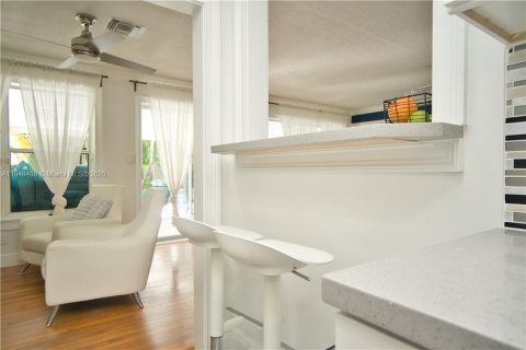 Villa ou maison à vendre à Hollywood, Floride: 2 chambres, 128.67 m2 № 1963033 - photo 5