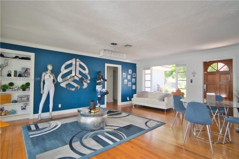 Villa ou maison à vendre à Hollywood, Floride: 2 chambres, 128.67 m2 № 1963033 - photo 3