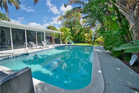Villa ou maison à vendre à Hollywood, Floride: 2 chambres, 128.67 m2 № 1963033 - photo 2