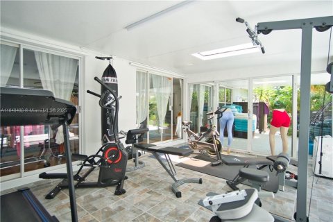 Villa ou maison à vendre à Hollywood, Floride: 2 chambres, 128.67 m2 № 1963033 - photo 16