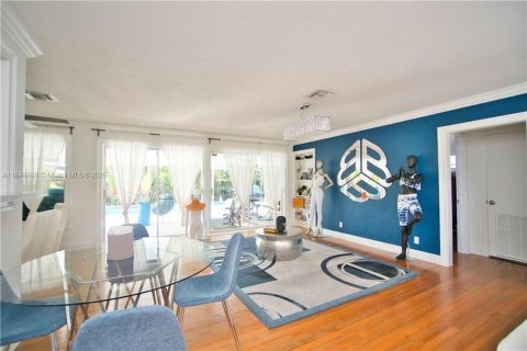 Villa ou maison à vendre à Hollywood, Floride: 2 chambres, 128.67 m2 № 1963033 - photo 12