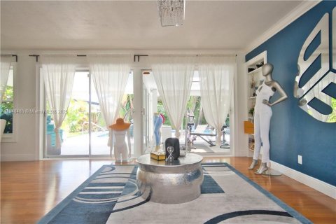Villa ou maison à vendre à Hollywood, Floride: 2 chambres, 128.67 m2 № 1963033 - photo 10