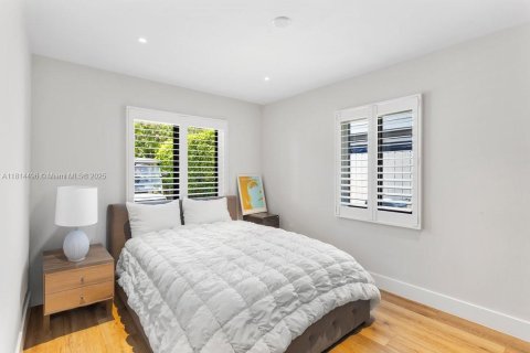 Casa en venta en Key Biscayne, Florida, 4 dormitorios, 257.8 m2 № 1982492 - foto 26