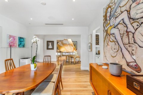 Casa en venta en Key Biscayne, Florida, 4 dormitorios, 257.8 m2 № 1982492 - foto 15