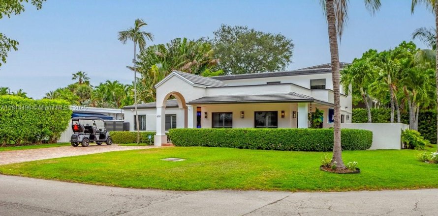 Casa en Key Biscayne, Florida 4 dormitorios, 257.8 m2 № 1982492
