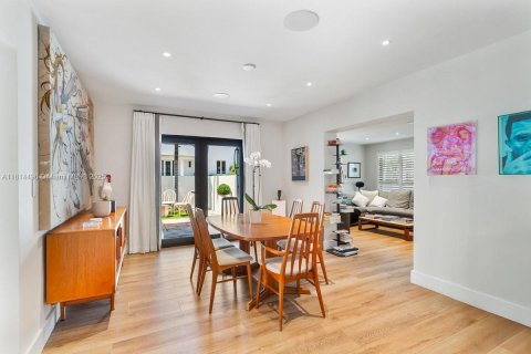 Casa en venta en Key Biscayne, Florida, 4 dormitorios, 257.8 m2 № 1982492 - foto 13