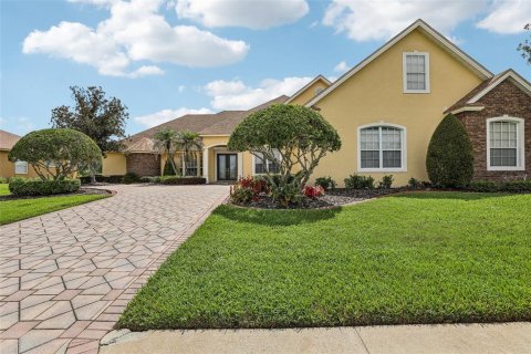 House in Lakeland, Florida 4 bedrooms, 365.2 sq.m. № 2295074 - photo 3