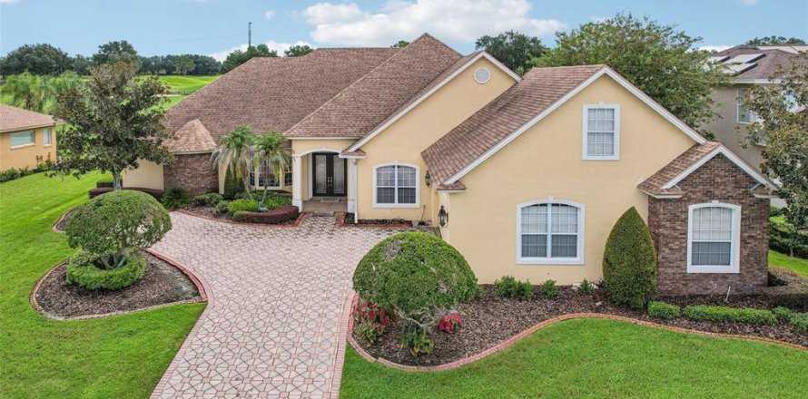 House in Lakeland, Florida 4 bedrooms, 365.2 sq.m. № 2295074