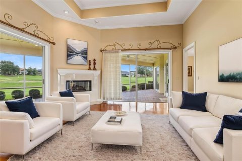 House in Lakeland, Florida 4 bedrooms, 365.2 sq.m. № 2295074 - photo 12