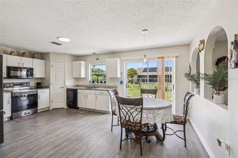Casa en venta en Kissimmee, Florida, 4 dormitorios, 199.18 m2 № 2218400 - foto 3