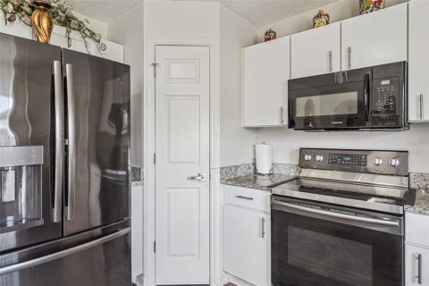 Casa en venta en Kissimmee, Florida, 4 dormitorios, 199.18 m2 № 2218400 - foto 11