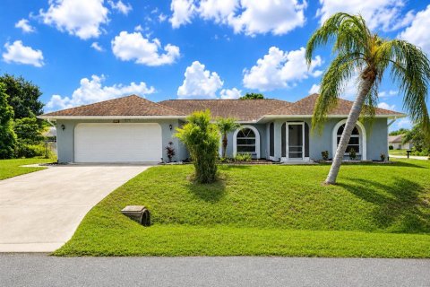 Casa en North Port, Florida 4 dormitorios, 202.34 m2 № 2272918