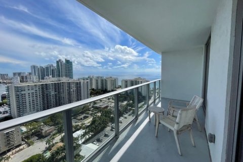 Condo in Hollywood, Florida, 2 bedrooms  № 2379850 - photo 19