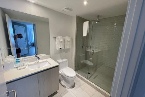 Condo in Hollywood, Florida, 2 bedrooms  № 2379850 - photo 11