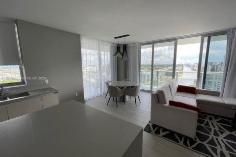 Condo in Hollywood, Florida, 2 bedrooms  № 2379850 - photo 4