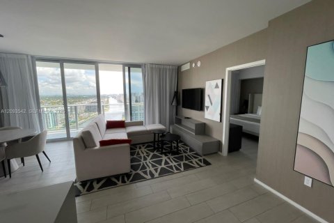Condo in Hollywood, Florida, 2 bedrooms  № 2379850 - photo 7