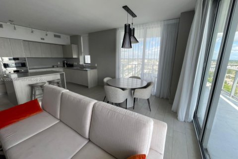 Condo in Hollywood, Florida, 2 bedrooms  № 2379850 - photo 8