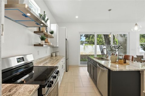 Casa en venta en Orlando, Florida, 4 dormitorios, 217.48 m2 № 1899858 - foto 13
