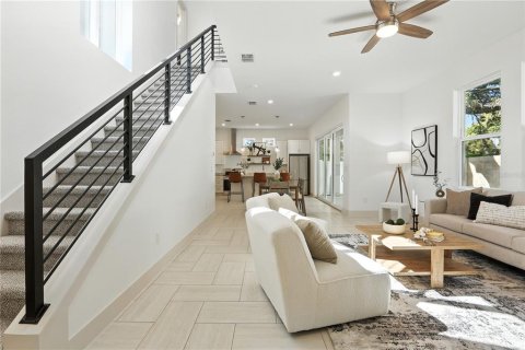 Casa en venta en Orlando, Florida, 4 dormitorios, 217.48 m2 № 1899858 - foto 9