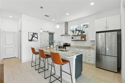 Casa en venta en Orlando, Florida, 4 dormitorios, 217.48 m2 № 1899858 - foto 14