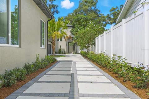 Casa en venta en Orlando, Florida, 4 dormitorios, 217.48 m2 № 1899858 - foto 4
