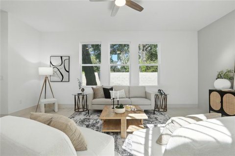 Casa en venta en Orlando, Florida, 4 dormitorios, 217.48 m2 № 1899858 - foto 8