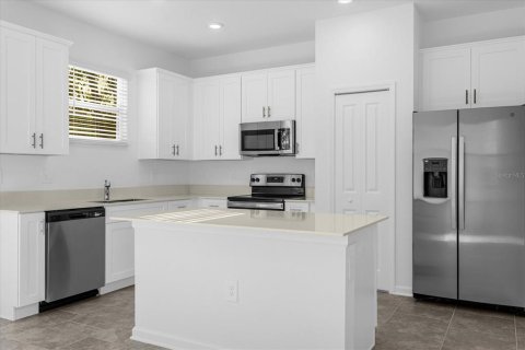 Adosado en alquiler en Kissimmee, Florida, 3 dormitorios, 171.22 m2 № 1647957 - foto 8