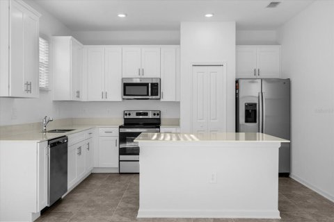Adosado en alquiler en Kissimmee, Florida, 3 dormitorios, 171.22 m2 № 1647957 - foto 9
