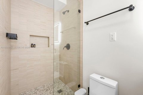 Apartamento en alquiler en Miami Beach, Florida, 2 dormitorios, 91.79 m2 № 2011692 - foto 14