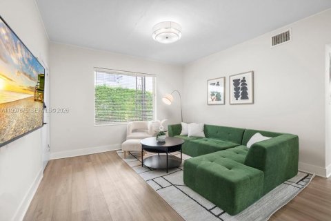 Apartamento en alquiler en Miami Beach, Florida, 2 dormitorios, 91.79 m2 № 2011692 - foto 3