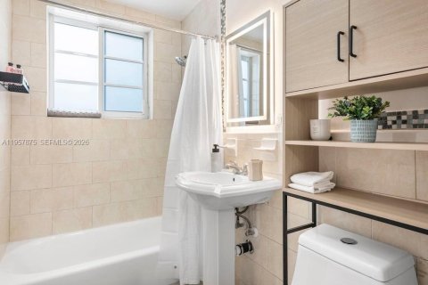 Apartamento en alquiler en Miami Beach, Florida, 2 dormitorios, 91.79 m2 № 2011692 - foto 17