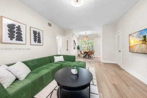 Apartamento en alquiler en Miami Beach, Florida, 2 dormitorios, 91.79 m2 № 2011692 - foto 4
