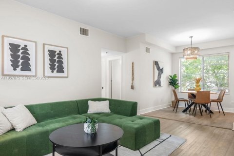 Apartamento en alquiler en Miami Beach, Florida, 2 dormitorios, 91.79 m2 № 2011692 - foto 2