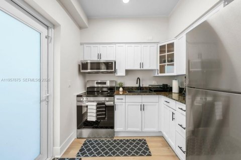 Apartamento en alquiler en Miami Beach, Florida, 2 dormitorios, 91.79 m2 № 2011692 - foto 8