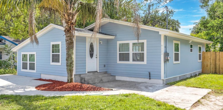 House in Jacksonville, Florida 4 bedrooms, 113.15 sq.m. № 769805