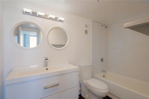 Copropriété à louer à Orlando, Floride: 2 chambres, 103.03 m2 № 2432600 - photo 14