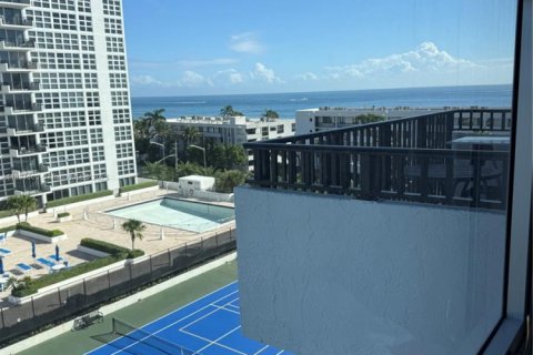 Снять в аренду кондоминиум в Помпано-Бич, Флорида 2 спальни, 97.55м2, № 1947415 - фото 13