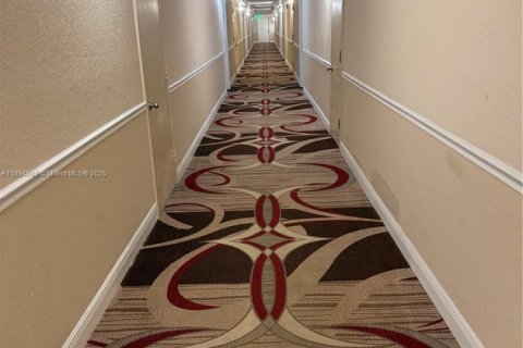 Снять в аренду кондоминиум в Помпано-Бич, Флорида 2 спальни, 97.55м2, № 1947415 - фото 30