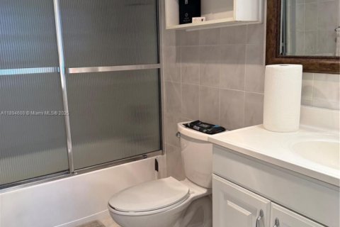 Снять в аренду кондоминиум в Помпано-Бич, Флорида 2 спальни, 97.55м2, № 1947415 - фото 17