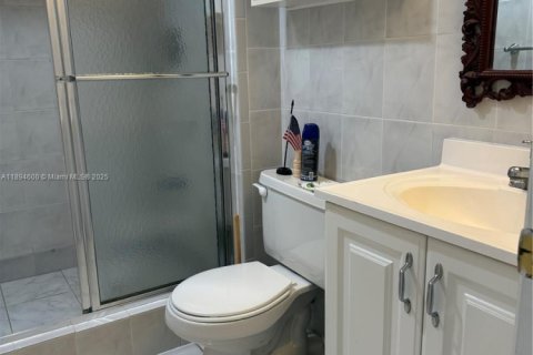 Снять в аренду кондоминиум в Помпано-Бич, Флорида 2 спальни, 97.55м2, № 1947415 - фото 23