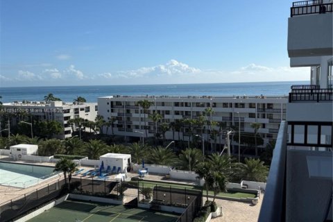 Снять в аренду кондоминиум в Помпано-Бич, Флорида 2 спальни, 97.55м2, № 1947415 - фото 7